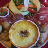 Le Relais De La Chevrette food