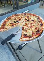 Pizza Drive In food