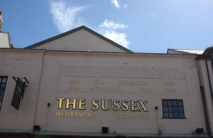 Les Roseaux outside
