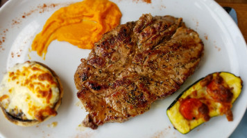 Le Cabanon de Charlotte food