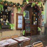 La Taverne Alsacienne outside