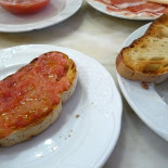 Un Petit Gout de food