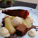 La Table De Saint Lys