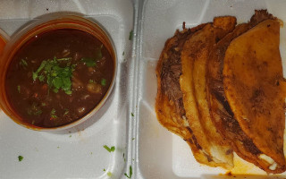 La Belle Guinguette food