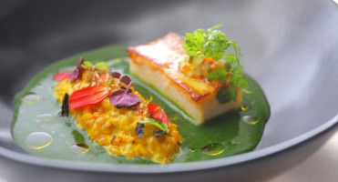 L'hostellerie Du Chateau Des Fines Roches food