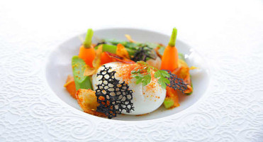 L'hostellerie Du Chateau Des Fines Roches food