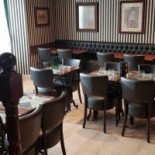 Brasserie Aumega Dentro