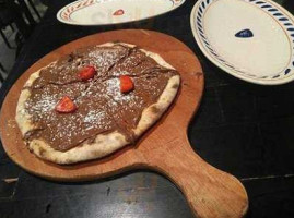 La Fourchette A Droite food