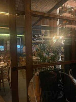La Manne Celeste inside