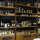 Marquet Gourmeterie Traditional Restaurant And Wine Bar In Andorra À l'intérieur