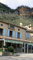 Au Relais Des Falaises outside