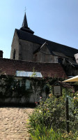 Ono Laurent outside