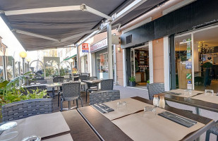 Bistrot Saint Georges outside