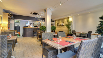 Bistrot Saint Georges inside