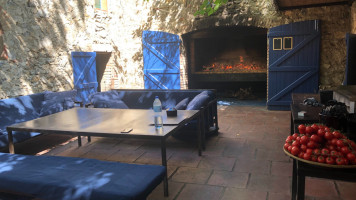 La Chevre Privadoise outside