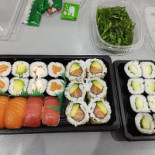 Pizza Loreggia Pouzols Minervois Food