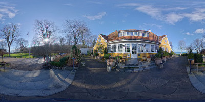 La Broceliande outside