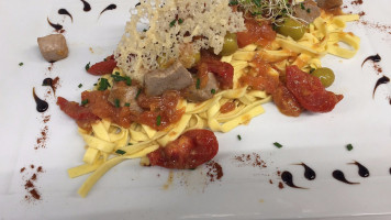 De La Paix food
