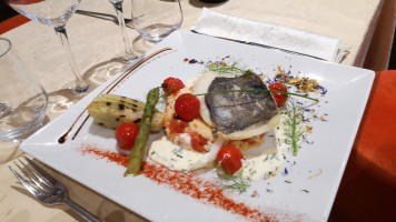 De La Paix food