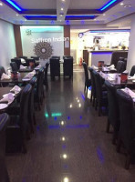 Le Bistro'Chou inside