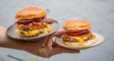 Les Pieds Dans L'eau