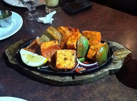 Le P'tit Noirmout food