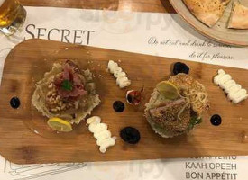 De La Paix food