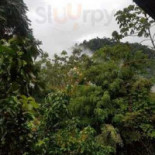 Le Rendez-vous outside