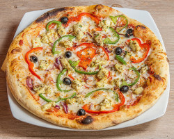 Capri Pizza food