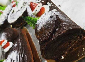 Café Bourgeois food