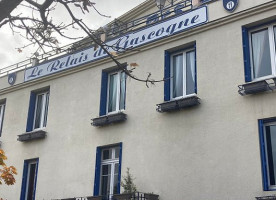 Auberge Du Lac outside
