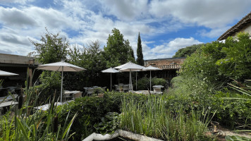 La Terrasse outside