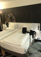 P'tit Resto L'assommoir inside