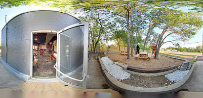 Au Petit Bonheur outside