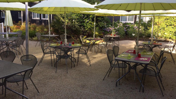 La Cantine outside