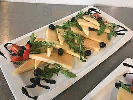 L'Accolade food