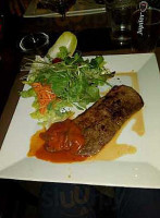 Chez Ponpon, à Tapas, à Bière, Vin Et Spiritueux, Concert Live food