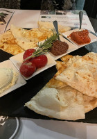 Les Moulins Bleus food