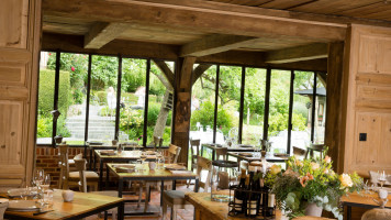 Auberge De La Source À l'intérieur