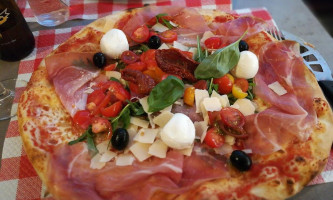 Pizza Fredo food