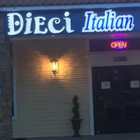 Mahattan Food outside