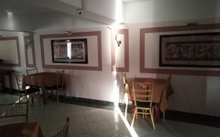 Salahaddin À l'intérieur