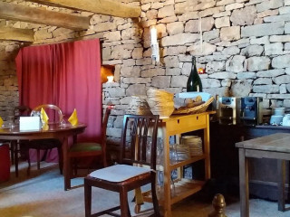 Auberge De La Grange Du Cros