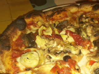 L'aroma Pizza Contemporaine Au Feu De Bois à Saint Tropez