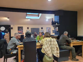 Cafe De La Plaine