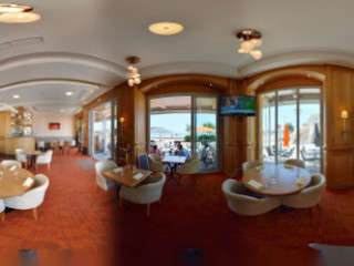 L'Ocean Cafe