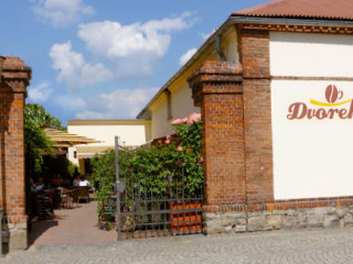 Dvorek