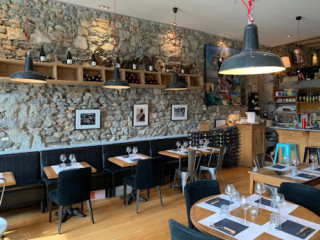 restaurant image