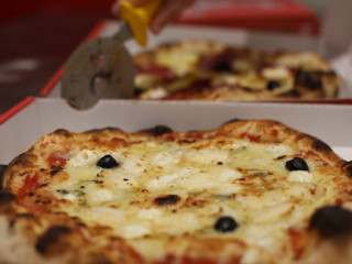 Pizzas De Charlotte Montalivet