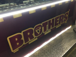 Brother’s Crêpes Café